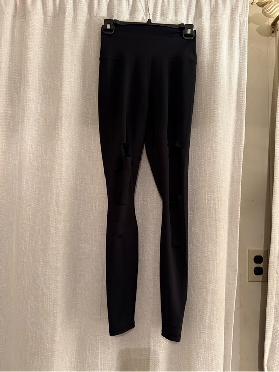 ALO Yoga Pants - Alo Black High-Waist Ripped Warrior legging size XS